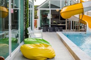 Bazén v ubytování Love Here Poolvilla หัวหิน nebo v jeho okolí
