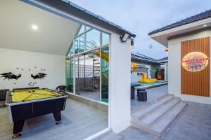 Biliár nebo kulečník v ubytování Love Here Poolvilla หัวหิน