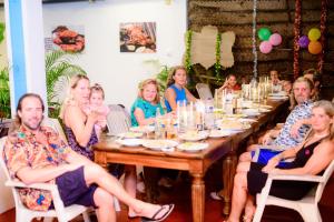 Hosté ubytování Royal Beach Hotel & Restaurant + 37 fotografií