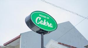 Vottorð, verðlaun, skilti eða annað skjal til sýnis á House Of Cokro at Malioboro