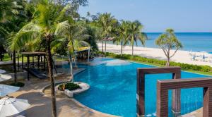 Der Swimmingpool an oder in der Nähe von Katathani Phuket Beach Resort - SHA Extra Plus