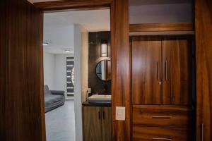 Ένα μπάνιο στο Modern Comfort in the Heart of Puerto Vallarta! +31 φωτογραφίες