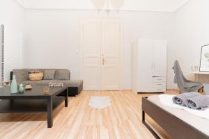 nice 5-room apartment in the heart of the city center near the synagogue 1222 Budapest, 5 Kazinczy utca kép - 2