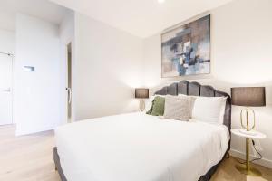 Alluring Oasis in the Heart of South Melbourne客房内的一张或多张床位