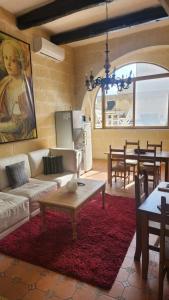 Posezení v ubytování Ta Speranza Farmhouse B&B