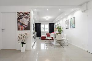 Posedenie v ubytovaní Lumina 3 bedroom apart Park Szczęśliwicki