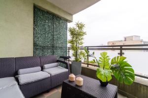 Posedenie v ubytovaní Lumina 3 bedroom apart Park Szczęśliwicki
