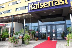 Majutusasutuse Kaiserrast fassaad või sissepääs