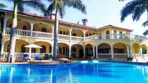 Bazén v ubytování Golden Palm Boutique nebo v jeho okolí