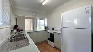 Dapur atau dapur kecil di Drakes Hideaway