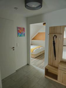 Voodi või voodid majutusasutuse Éva Apartman toas