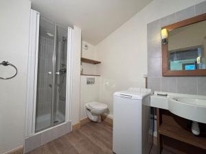 Koupelna v ubytování Résidence Christiana 603 Clés Blanches Courchevel + 19 fotografií