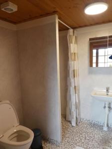 Ένα μπάνιο στο Brålands Farm - fish & family friendly in nature reserve - Apartment nr 1 Öringen +48 φωτογραφίες