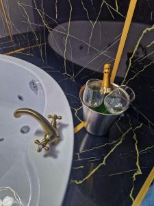 Nápoje v ubytování AFI Discret Jacuzzi
