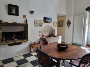 Χώρος καθιστικού στο Renovated 12th-century chapel fully equipped for 6