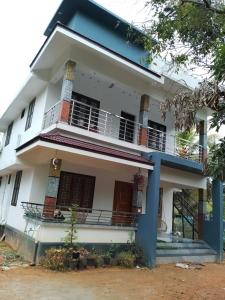 a view of the front of the house at Eha Mundro Island Homestay in Munroe Island
