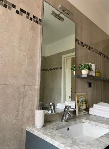 A bathroom at Il cantuccio