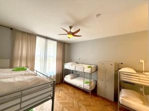 Ένα ή περισσότερα κρεβάτια σε δωμάτιο στο GLOBE Hostel Prague ADULTS ONLY