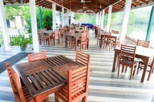 Restoran või mõni muu söögikoht majutusasutuses Dasa Villa