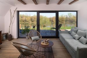 Φωτογραφία από το άλμπουμ του Green River Retreat House σε Brodani +17 φωτογραφίες