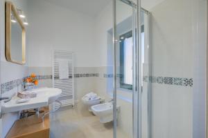 Gambar di galeri bagi Darma's House 3 minutes from Monate lake - Happy Rentals di Cadrezzate +22 gambar