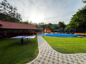 Kolam renang di atau dekat dengan Cabana Sargetia
