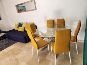 Khu vực ghế ngồi tại Appartement de luxe Rabat Prestigia