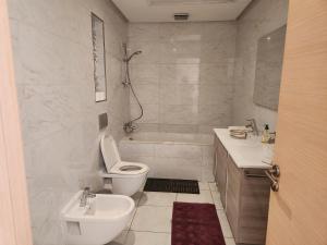 Phòng tắm tại Appartement de luxe Rabat Prestigia +9 ảnh