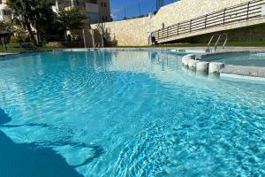 Kolam renang di atau dekat dengan Vistamar appartment swimming pool and magnificent panoramic terrace !