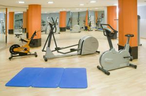 Posilňovňa alebo fitness centrum v ubytovaní Hotel Mercury by ALEGRIA