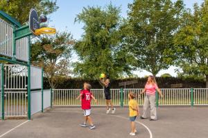 Gæster der bor på Camping Park Er Lann + 38 billeder