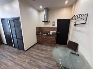 Kuchyň nebo kuchyňský kout v ubytování ApartHotel Riga