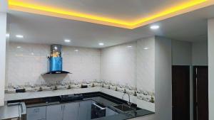 Kuchyň nebo kuchyňský kout v ubytování Buigal Bagan Restaurent & Apartment