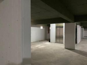 an empty room with a door in a building at Departamento Pinamar centro Jupiter in Pinamar