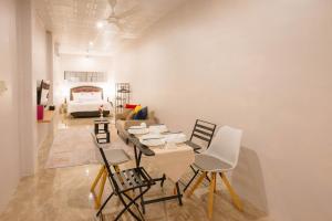 Khu vực ghế ngồi tại CBD Studio1 Next to Sun Plaza City Center!