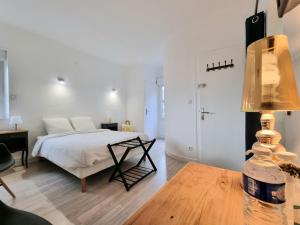 Fotografie z fotogalerie ubytování La Chambre Bleue - Chambre avec salle de bain v destinaci Argenton-sur-Creuse