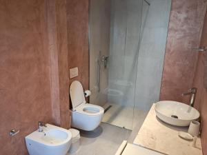 Ένα μπάνιο στο IDeal Sea View Apartment +10 φωτογραφίες