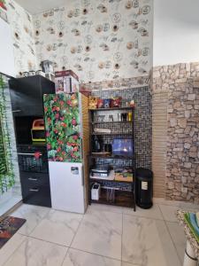 Kuchyňa alebo kuchynka v ubytovaní charming house for 5 people Sirine57 long stay