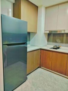 Agile Delima Residensi Bukit Bintangにあるキッチンまたは簡易キッチン