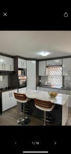 Køkken eller tekøkken på Self catering three bedroom + 8 billeder