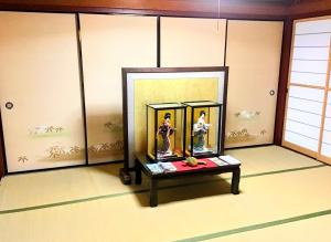 Imagen de la galería de FarmStayINN 母屋 Sanzaemon-tei GuestHouse Second floor Shiga-Takasima Traditional Japanese architecture house Limited to one group per day, en Takashima