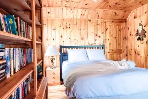 Postel nebo postele na pokoji v ubytování Loft - Ski out in Mont-Blanc