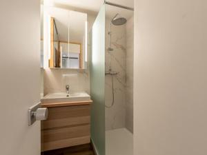 Ένα μπάνιο στο Studio rénové au cœur de Plagne Bellecôte, 4 pers, balcon, proche télécabine - FR-1-351-65 +5 φωτογραφίες