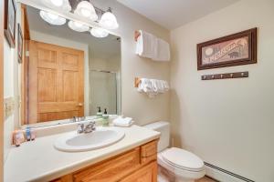 Ένα μπάνιο στο Ski-InandSki-Out at Jay Peak Resort Condo! +17 φωτογραφίες