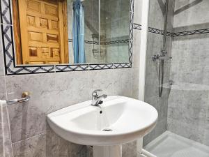 Koupelna v ubytování Apartamentos Casa Boira 3000 + 37 fotografií
