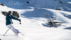 シュタンスにあるDer Brandstetterhof - Adults onlyの雪面スキー場 +43枚の写真