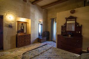 4 Bedroom Farmhouse with Private Pool客房内的一张或多张床位