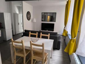 Posezení v ubytování Rivage Ardennais - chateau - CHU -T2-queen size