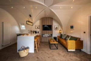 Телевизор и/или развлекательный центр в Carbis Bay and Spa Hotel