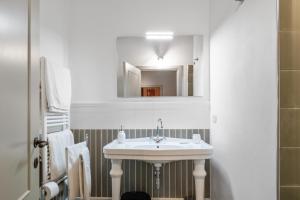 Koupelna v ubytování Marchesi Incisa Winery Lodge